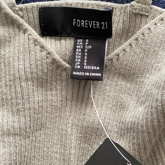 Forever21 Cropped Top - Picture 3 of 3